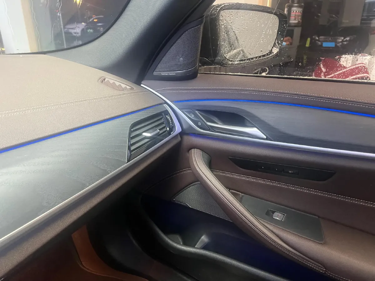 2022 BMW 5 Series 2.0T 252HP L4 8AT,autocango,china used car exporter,china ev exporter,chinese used car exporter,chinese used ev exporter