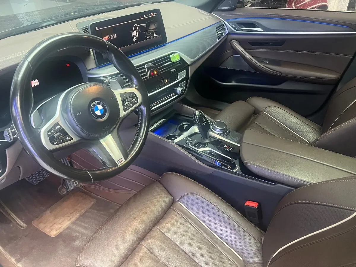 2022 BMW 5 Series 2.0T 252HP L4 8AT,autocango,china used car exporter,china ev exporter,chinese used car exporter,chinese used ev exporter