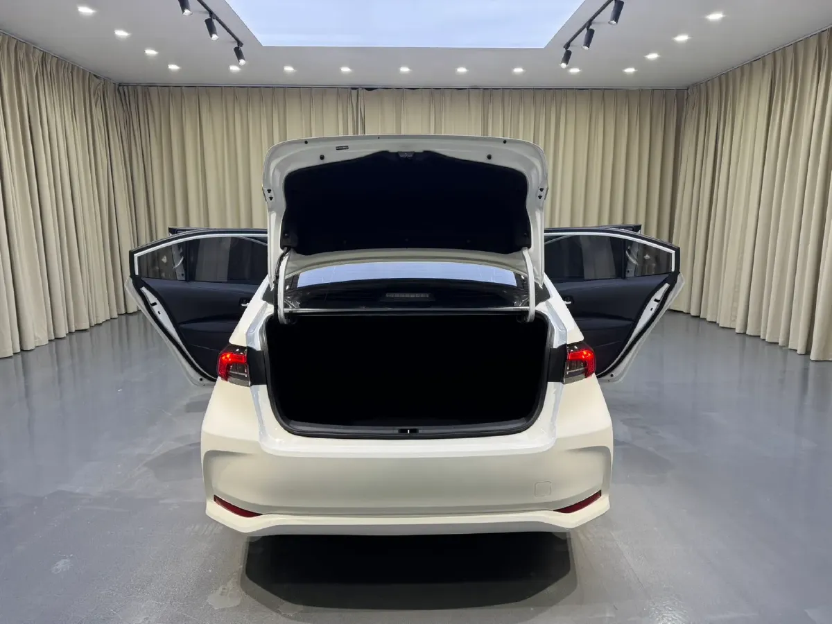 2021 Toyota Corolla 1.2T 116HP L4 CVT,autocango,china used car exporter,china ev exporter,chinese used car exporter,chinese used ev exporter