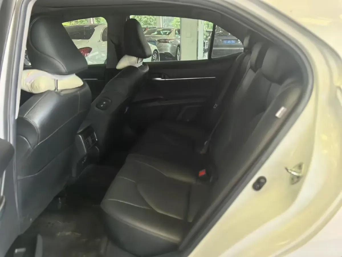 2021 Toyota Camry 2.5L 209HP L4 8AT,autocango,china used car exporter,china ev exporter,chinese used car exporter,chinese used ev exporter