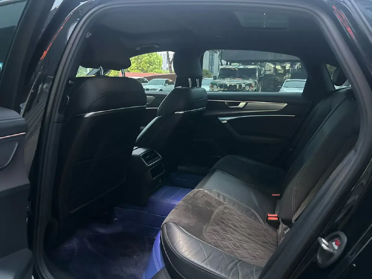 2022 Audi A6L 3.0T 340HP V6 7DCT,autocango,china used car exporter,china ev exporter,chinese used car exporter,chinese used ev exporter