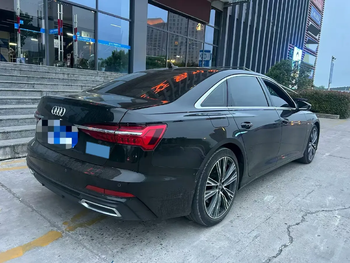 2022 Audi A6L 3.0T 340HP V6 7DCT,autocango,china used car exporter,china ev exporter,chinese used car exporter,chinese used ev exporter