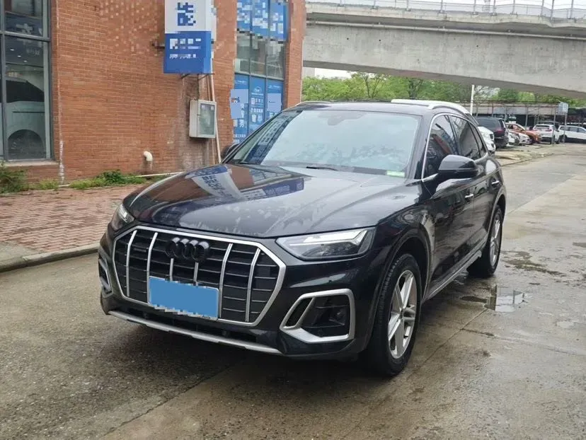 2022 Audi Q5L 2.0T 190HP L4 7DCT,autocango,china used car exporter,china ev exporter,chinese used car exporter,chinese used ev exporter