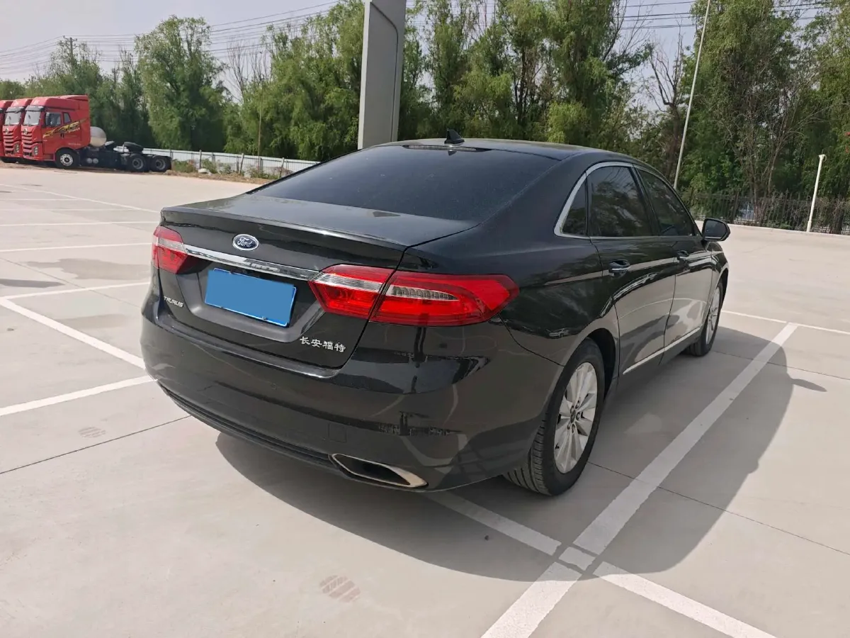 2017 Ford Taurus 1.5T 181HP L4 6AT,autocango,china used car exporter,china ev exporter,chinese used car exporter,chinese used ev exporter