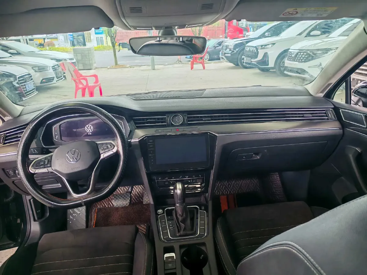 2020 Volkswagen Magotan 2.0T 186HP L4 7DCT,autocango,china used car exporter,china ev exporter,chinese used car exporter,chinese used ev exporter