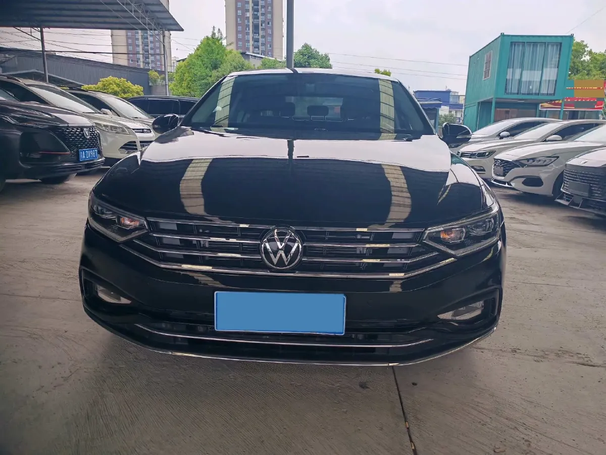 2020 Volkswagen Magotan 2.0T 186HP L4 7DCT,autocango,china used car exporter,china ev exporter,chinese used car exporter,chinese used ev exporter