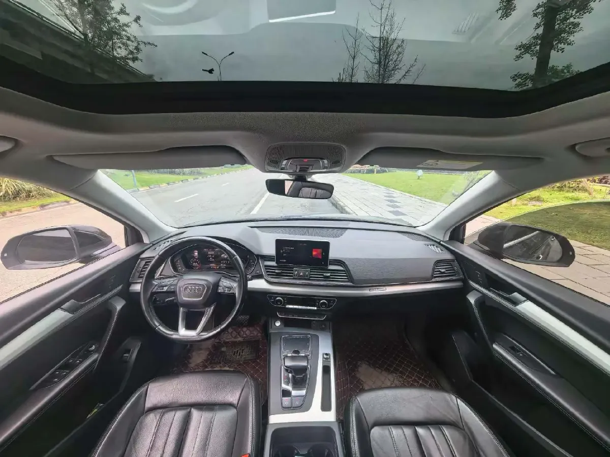 2020 Audi Q5L 2.0T 190HP L4 7DCT,autocango,china used car exporter,china ev exporter,chinese used car exporter,chinese used ev exporter