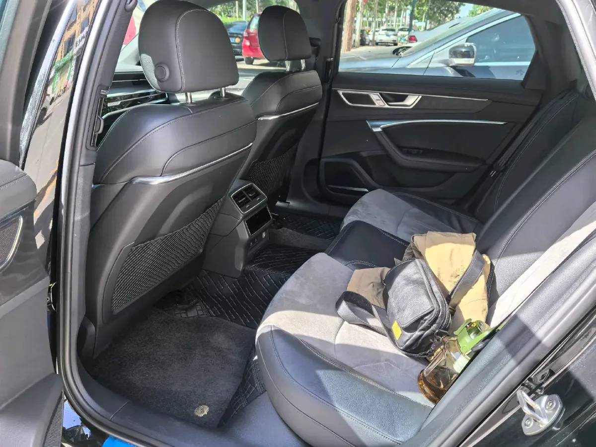 2024 Audi A6L 2.0T 245HP L4 7DCT,autocango,china used car exporter,china ev exporter,chinese used car exporter,chinese used ev exporter