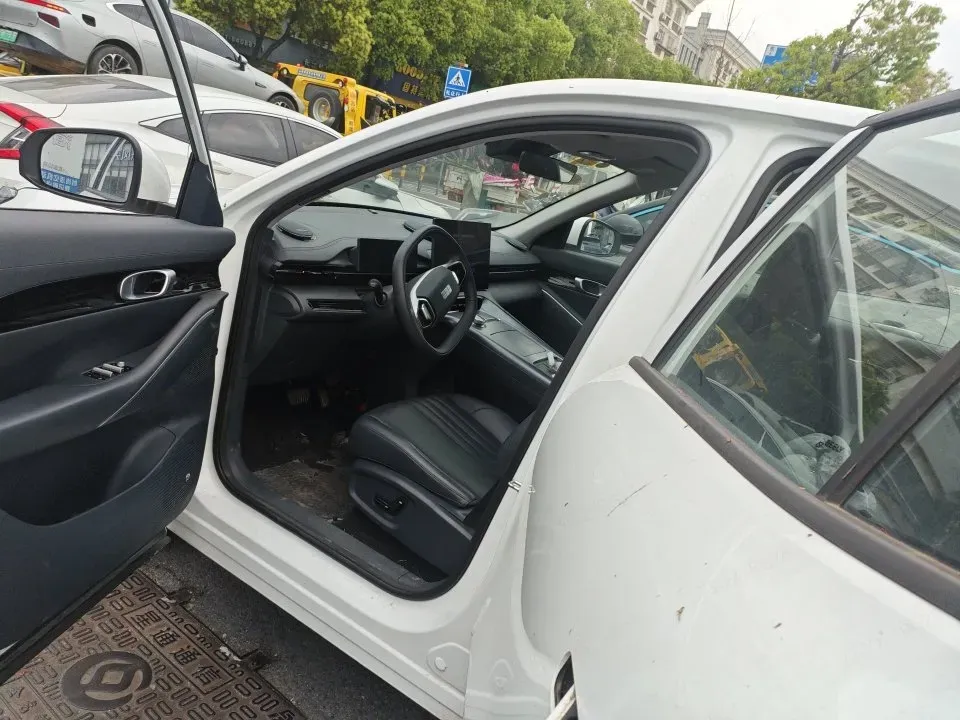 2024 Geely Emgrand L HiP 1.5T 181HP L4 3DHT PHEV 15.5KWH,autocango,china used car exporter,china ev exporter,chinese used car exporter,chinese used ev exporter