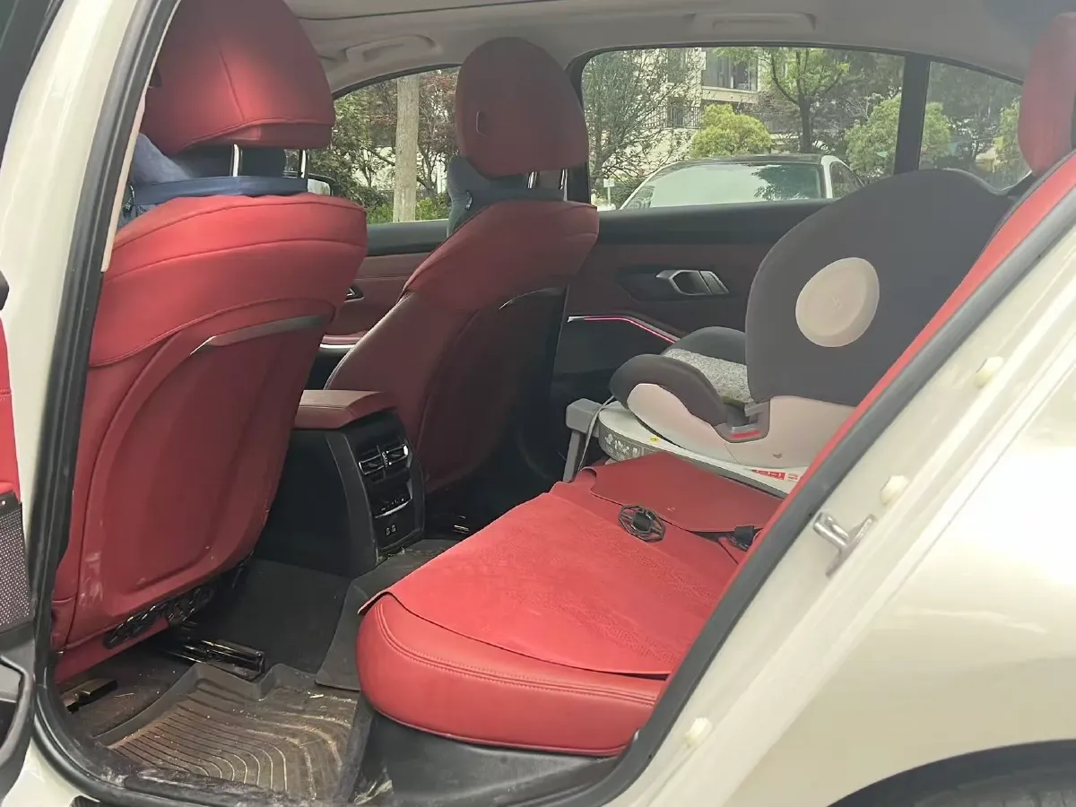 2024 BMW 3 Series 2.0T 184HP L4 8AT,autocango,china used car exporter,china ev exporter,chinese used car exporter,chinese used ev exporter