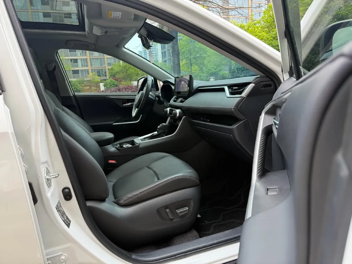 2023 Toyota RAV4 2.0L 171HP L4 CVT,autocango,china used car exporter,china ev exporter,chinese used car exporter,chinese used ev exporter