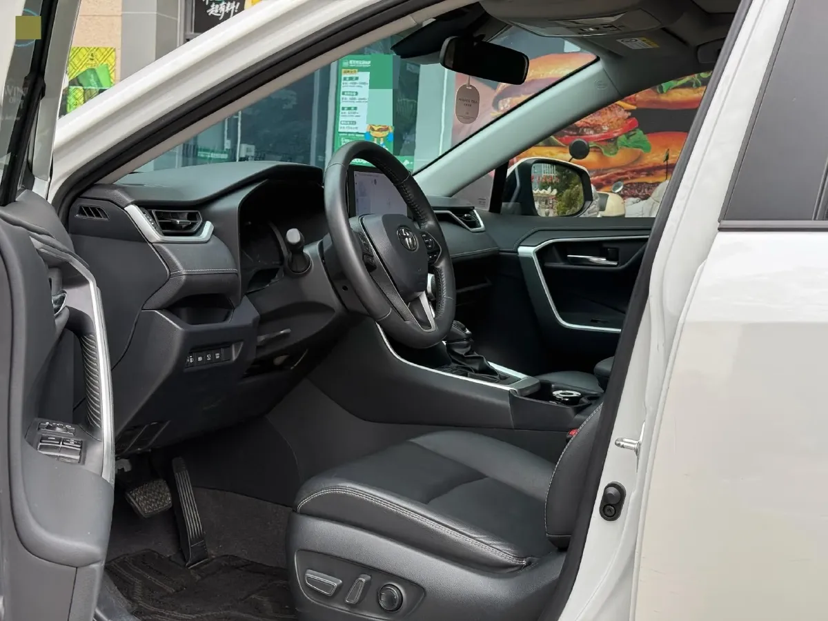 2023 Toyota RAV4 2.0L 171HP L4 CVT,autocango,china used car exporter,china ev exporter,chinese used car exporter,chinese used ev exporter