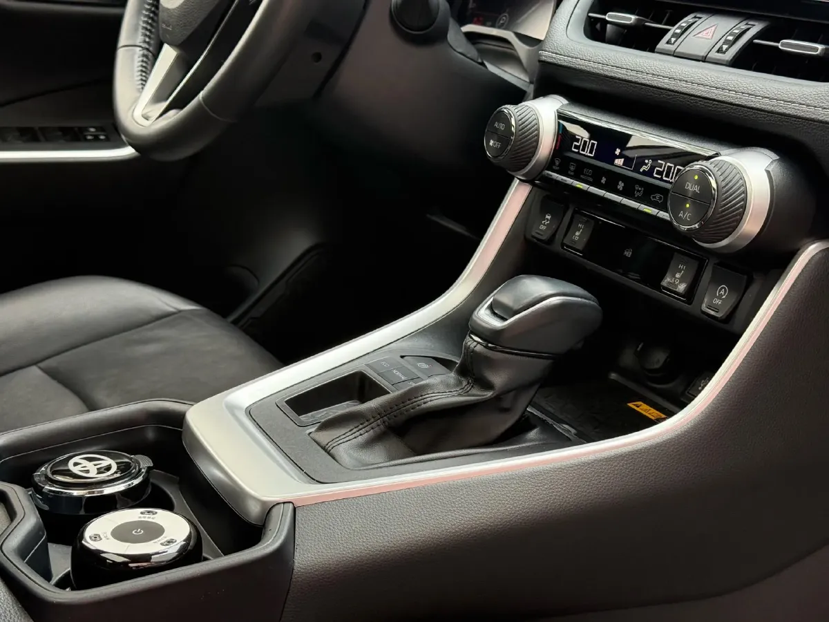 2023 Toyota RAV4 2.0L 171HP L4 CVT,autocango,china used car exporter,china ev exporter,chinese used car exporter,chinese used ev exporter