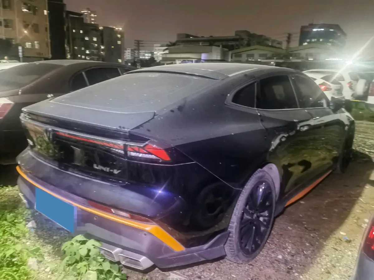 2025 ChangAn UNI-V 1.5T 192HP L4 7DCT,autocango,china used car exporter,china ev exporter,chinese used car exporter,chinese used ev exporter