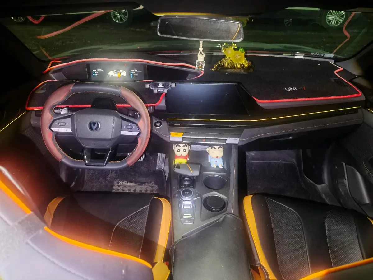 2025 ChangAn UNI-V 1.5T 192HP L4 7DCT,autocango,china used car exporter,china ev exporter,chinese used car exporter,chinese used ev exporter