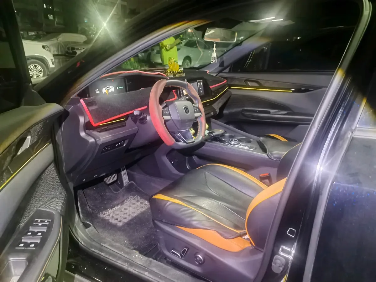 2025 ChangAn UNI-V 1.5T 192HP L4 7DCT,autocango,china used car exporter,china ev exporter,chinese used car exporter,chinese used ev exporter