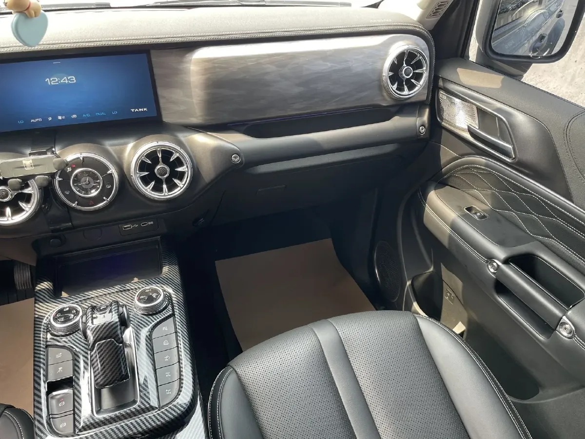 2021 Tank 300 2.0T 227HP L4 8AT,autocango,china used car exporter,china ev exporter,chinese used car exporter,chinese used ev exporter