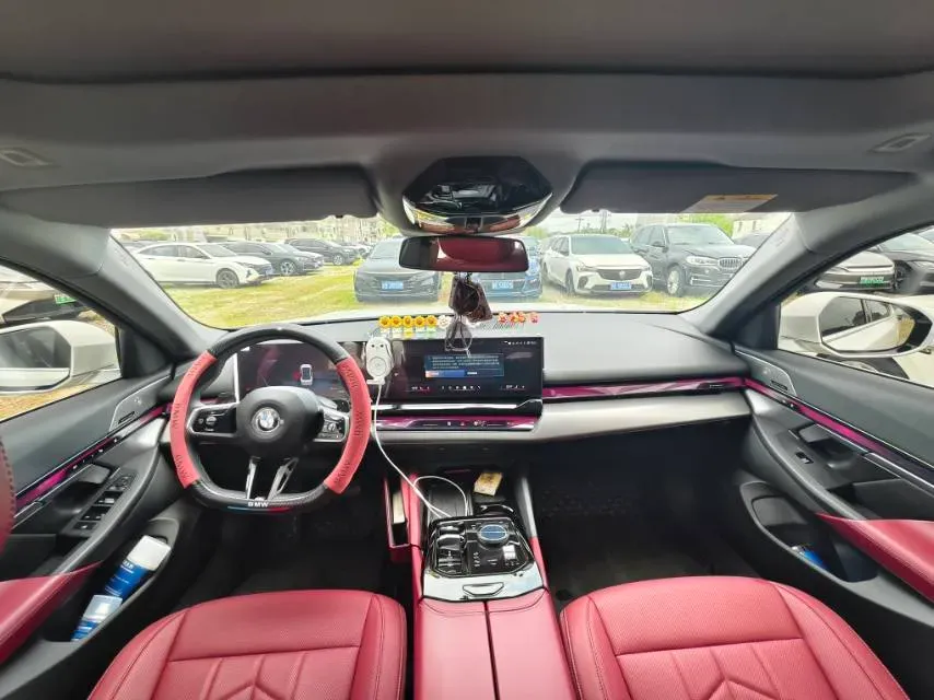 2024 BMW 5 Series 2.0T 258HP L4 8AT,autocango,china used car exporter,china ev exporter,chinese used car exporter,chinese used ev exporter
