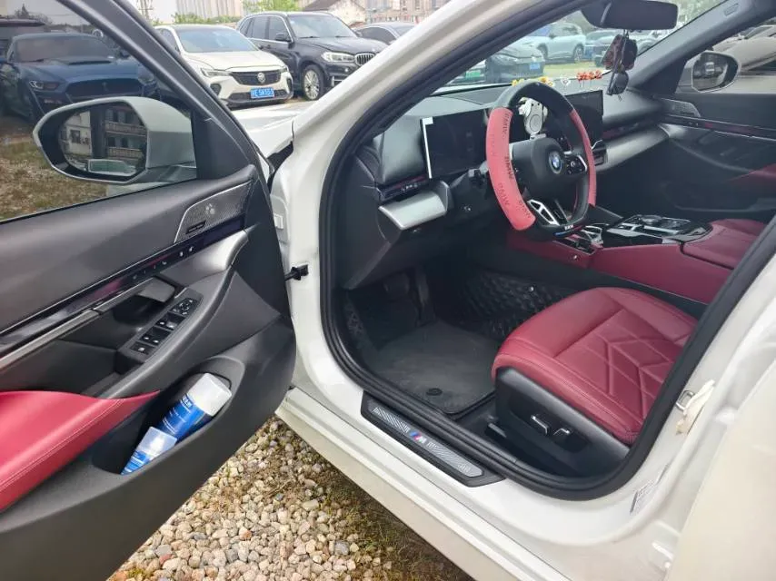 2024 BMW 5 Series 2.0T 258HP L4 8AT,autocango,china used car exporter,china ev exporter,chinese used car exporter,chinese used ev exporter