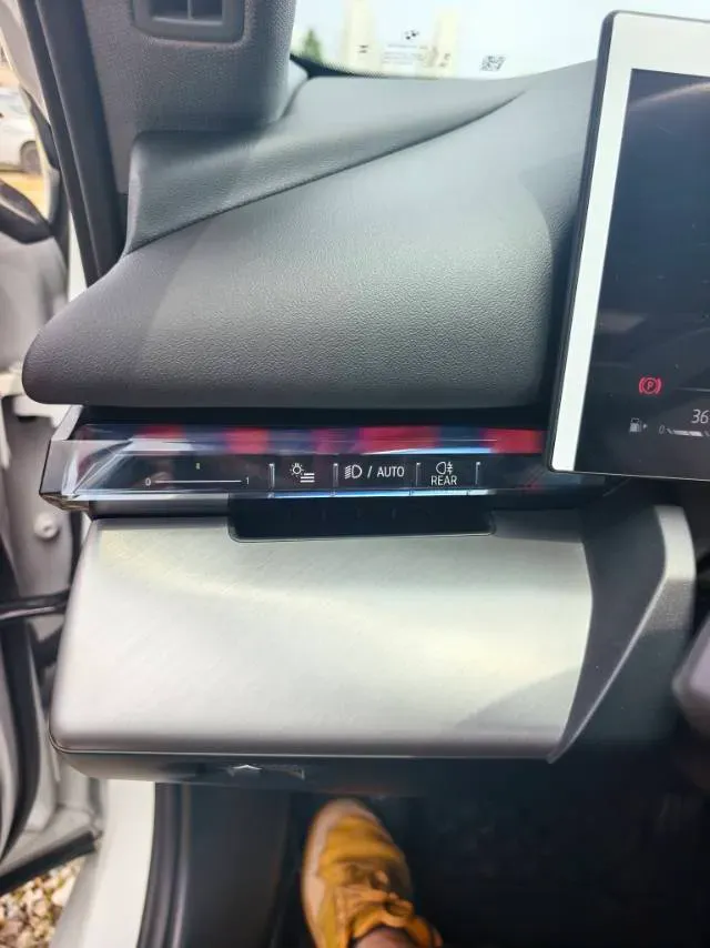 2024 BMW 5 Series 2.0T 258HP L4 8AT,autocango,china used car exporter,china ev exporter,chinese used car exporter,chinese used ev exporter