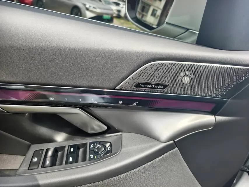 2024 BMW 5 Series 2.0T 258HP L4 8AT,autocango,china used car exporter,china ev exporter,chinese used car exporter,chinese used ev exporter