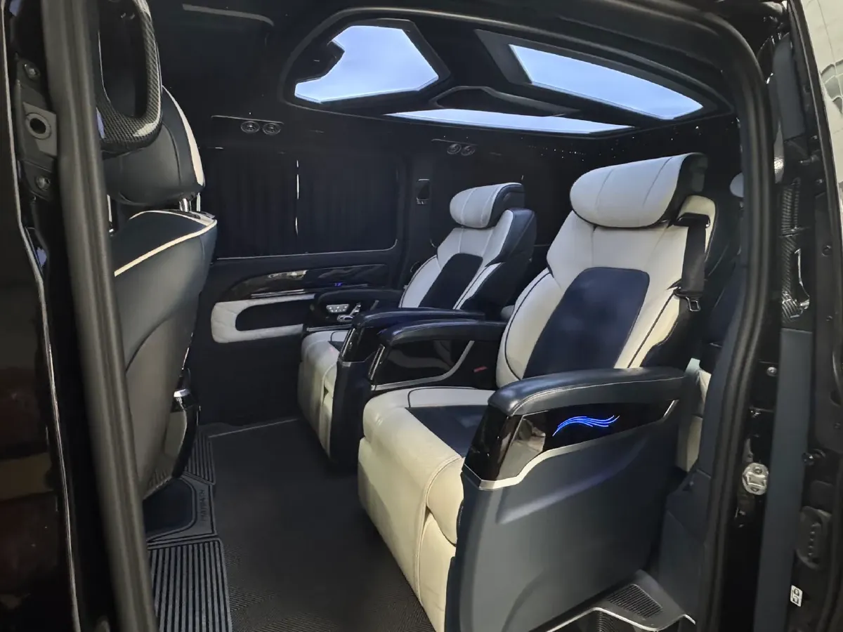 2023 Mercedes-Benz Vito 2.0T 211HP L4 9AT,autocango,china used car exporter,china ev exporter,chinese used car exporter,chinese used ev exporter