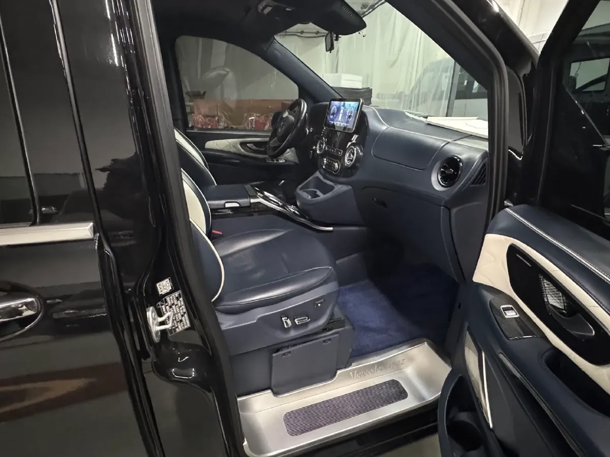 2023 Mercedes-Benz Vito 2.0T 211HP L4 9AT,autocango,china used car exporter,china ev exporter,chinese used car exporter,chinese used ev exporter