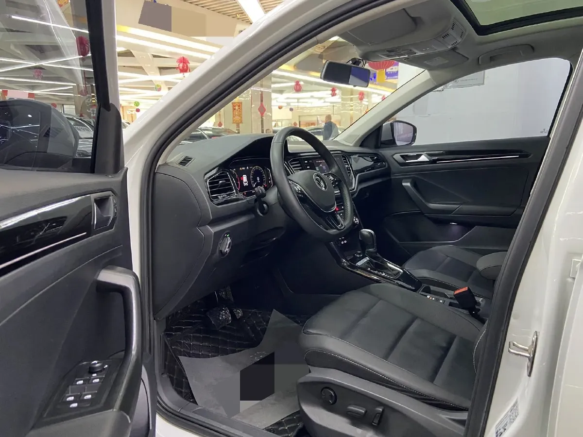 2022 Volkswagen T-Roc 1.4T 150HP L4 7DCT,autocango,china used car exporter,china ev exporter,chinese used car exporter,chinese used ev exporter