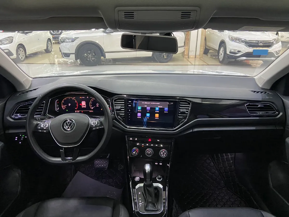 2022 Volkswagen T-Roc 1.4T 150HP L4 7DCT,autocango,china used car exporter,china ev exporter,chinese used car exporter,chinese used ev exporter