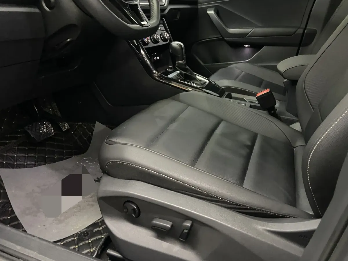 2022 Volkswagen T-Roc 1.4T 150HP L4 7DCT,autocango,china used car exporter,china ev exporter,chinese used car exporter,chinese used ev exporter