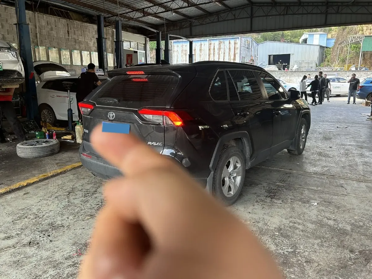 2024 Toyota RAV4 2.0L 171HP L4 CVT,autocango,china used car exporter,china ev exporter,chinese used car exporter,chinese used ev exporter