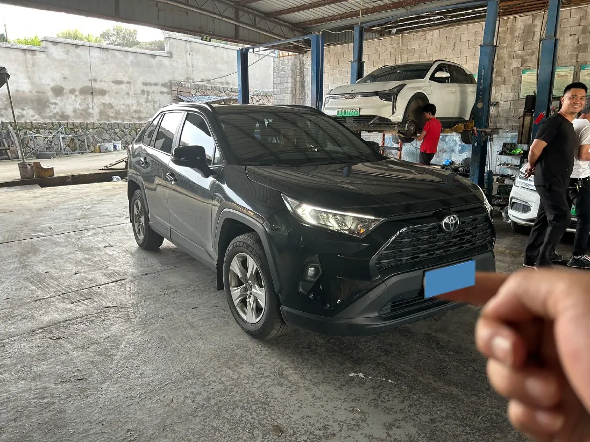 2024 Toyota RAV4 2.0L 171HP L4 CVT,autocango,china used car exporter,china ev exporter,chinese used car exporter,chinese used ev exporter