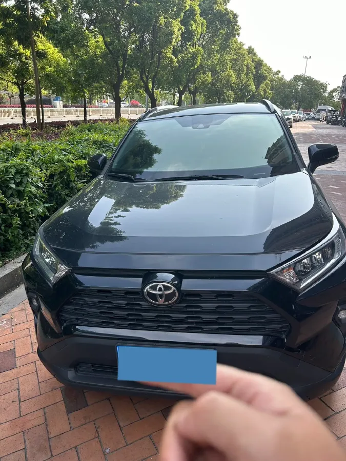 2024 Toyota RAV4 2.0L 171HP L4 CVT,autocango,china used car exporter,china ev exporter,chinese used car exporter,chinese used ev exporter