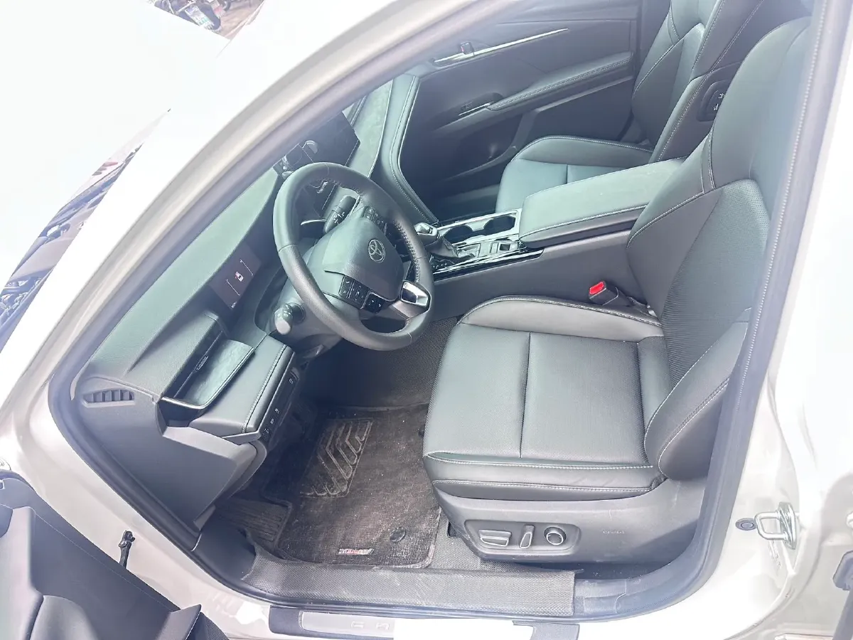 2024 Toyota Camry 2.0L 173HP L4 CVT,autocango,china used car exporter,china ev exporter,chinese used car exporter,chinese used ev exporter