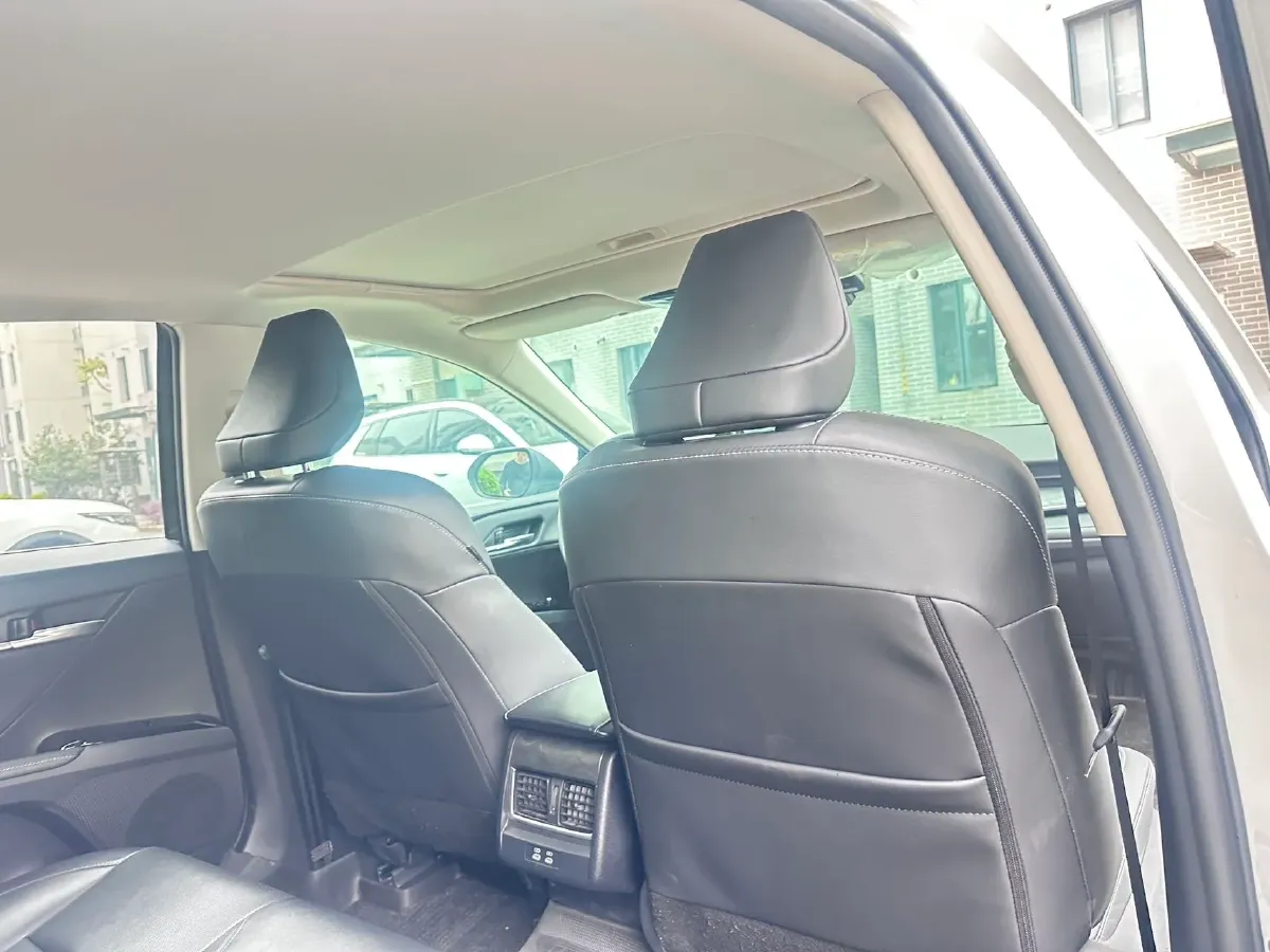 2024 Toyota Camry 2.0L 173HP L4 CVT,autocango,china used car exporter,china ev exporter,chinese used car exporter,chinese used ev exporter