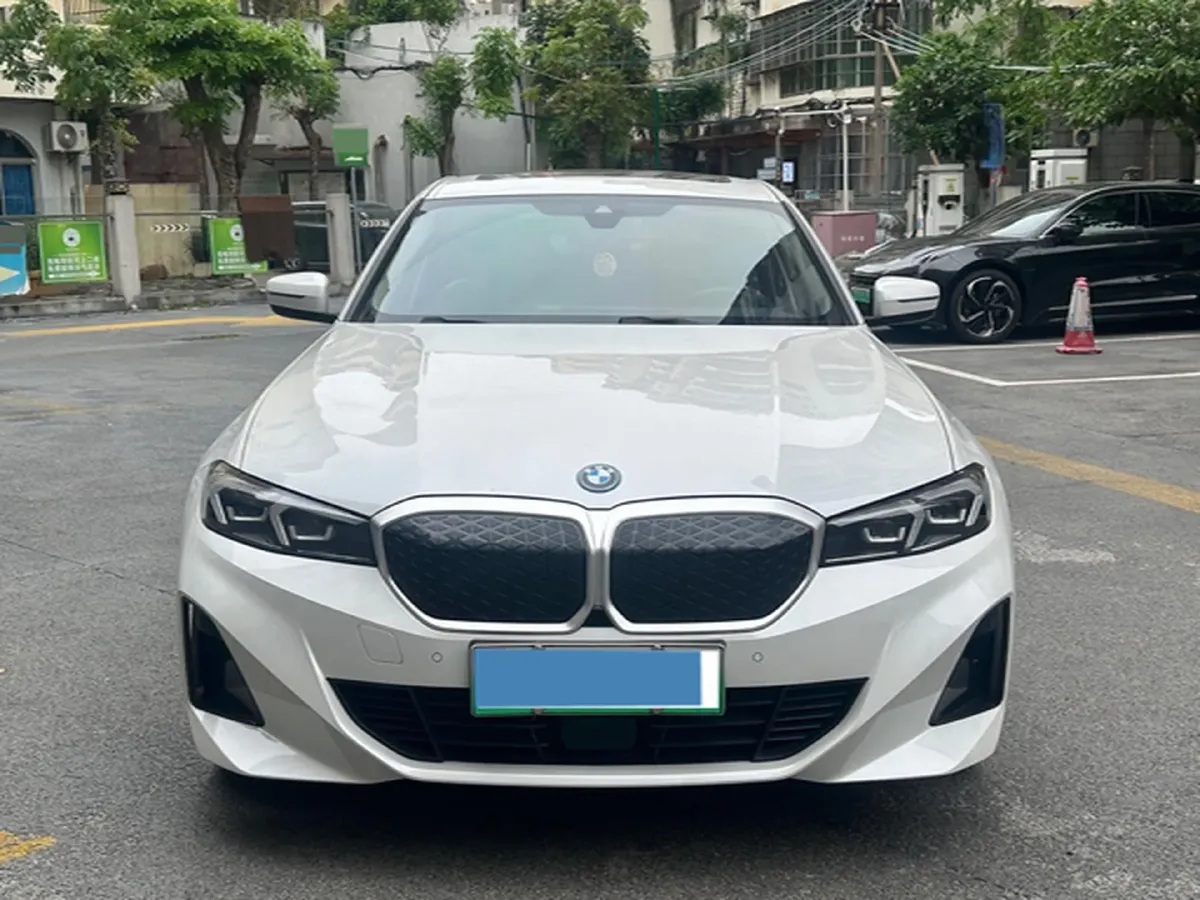 2025 BMW i3 BEV 70KWH,autocango,china used car exporter,china ev exporter,chinese used car exporter,chinese used ev exporter