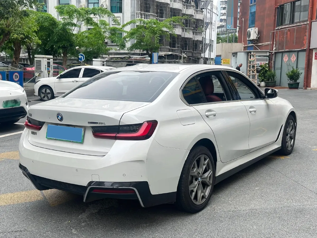 2025 BMW i3 BEV 70KWH,autocango,china used car exporter,china ev exporter,chinese used car exporter,chinese used ev exporter