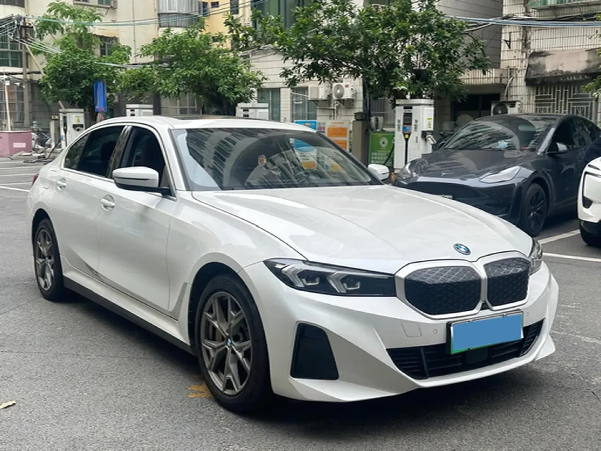 2025 BMW i3 BEV 70KWH,autocango,china used car exporter,china ev exporter,chinese used car exporter,chinese used ev exporter