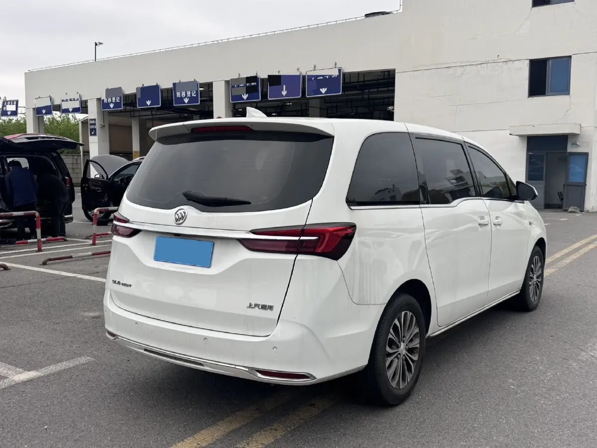 2022 Buick GL8 2.0T 237HP L4 9AT,autocango,china used car exporter,china ev exporter,chinese used car exporter,chinese used ev exporter