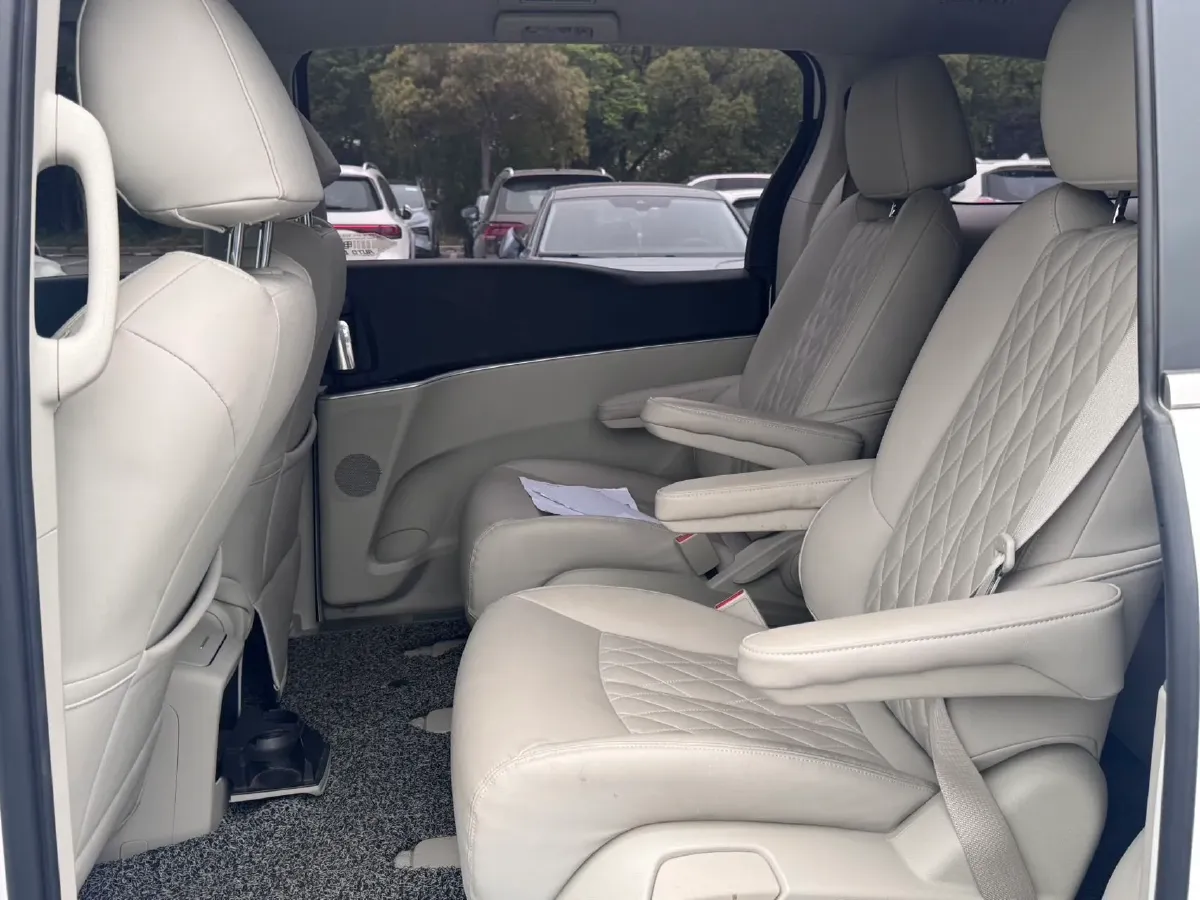 2022 Buick GL8 2.0T 237HP L4 9AT,autocango,china used car exporter,china ev exporter,chinese used car exporter,chinese used ev exporter