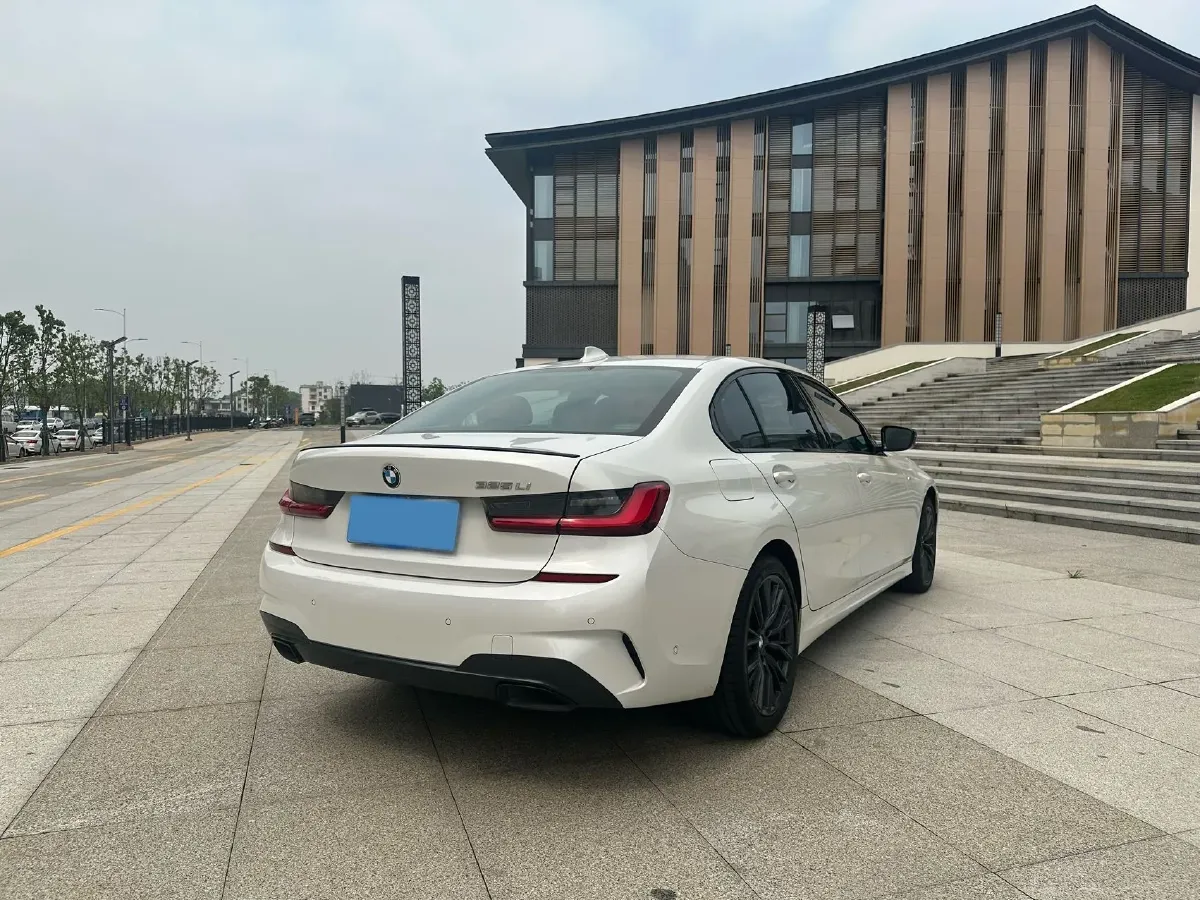 2021 BMW 3 Series 2.0T 184HP L4 8AT,autocango,china used car exporter,china ev exporter,chinese used car exporter,chinese used ev exporter