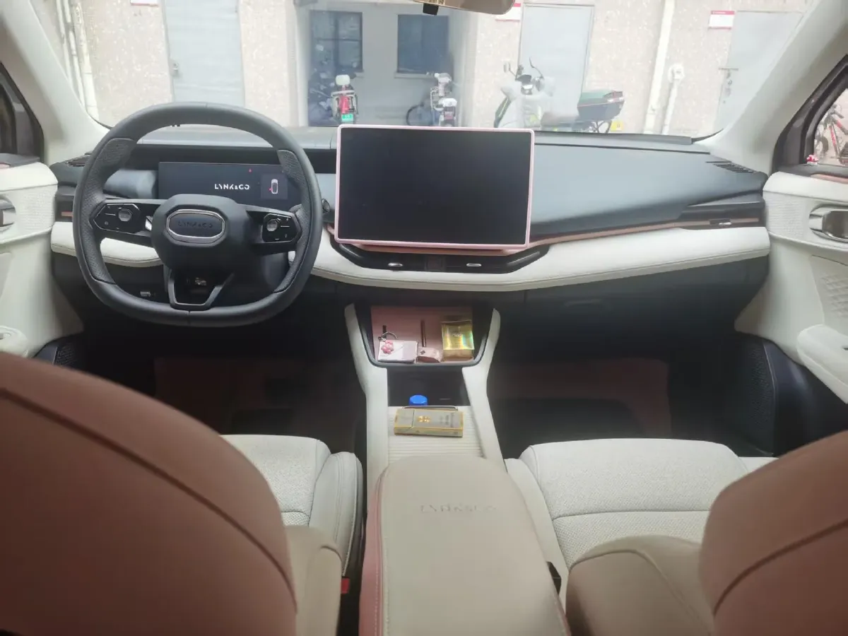 2025 LYNK&CO 06 1.5T 181HP L4 7DCT,autocango,china used car exporter,china ev exporter,chinese used car exporter,chinese used ev exporter