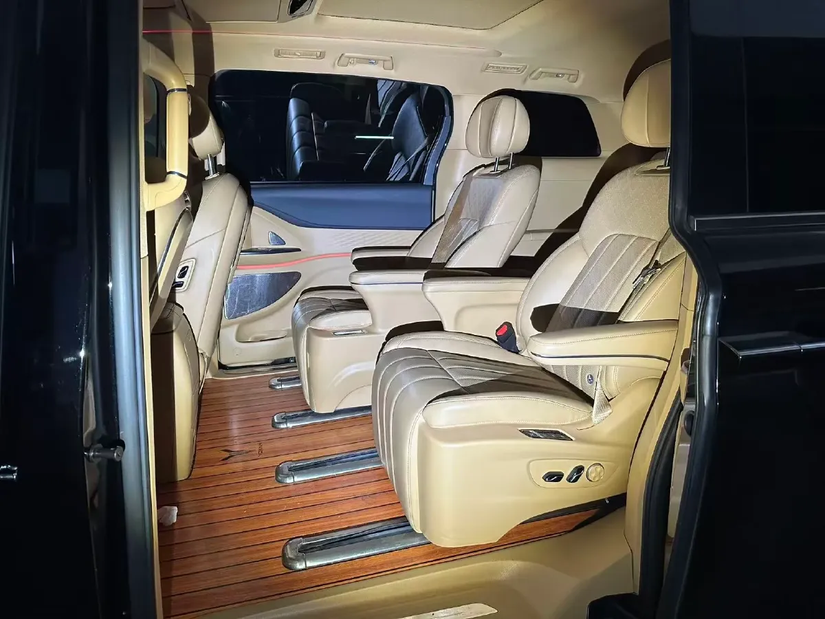 2024 Voyah Dream 1.5T 150HP L4 PHEV 43KWH,autocango,china used car exporter,china ev exporter,chinese used car exporter,chinese used ev exporter