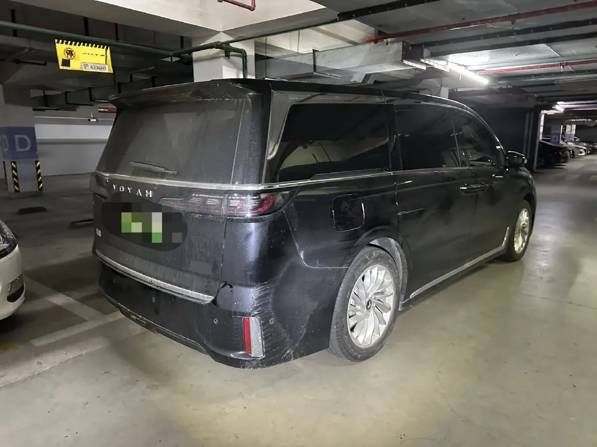 2024 Voyah Dream 1.5T 150HP L4 PHEV 43KWH,autocango,china used car exporter,china ev exporter,chinese used car exporter,chinese used ev exporter