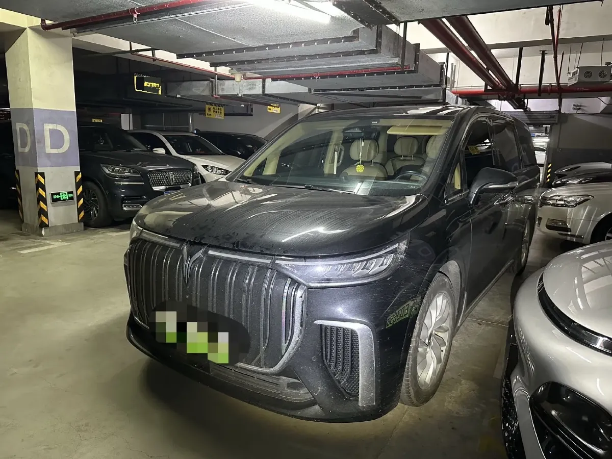 2024 Voyah Dream 1.5T 150HP L4 PHEV 43KWH,autocango,china used car exporter,china ev exporter,chinese used car exporter,chinese used ev exporter