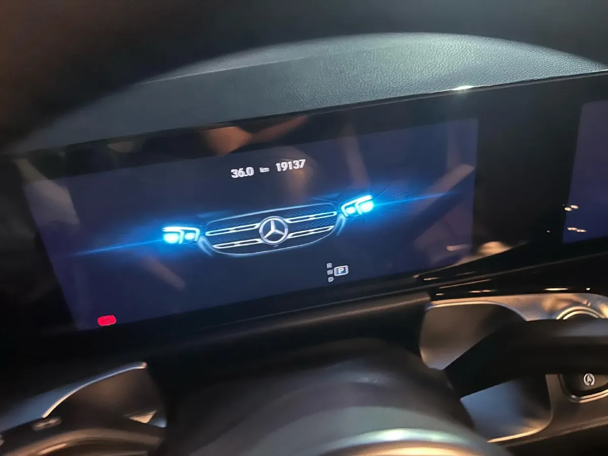 2022 Mercedes-Benz GLB Class 2.0T 190HP L4 8DCT,autocango,china used car exporter,china ev exporter,chinese used car exporter,chinese used ev exporter