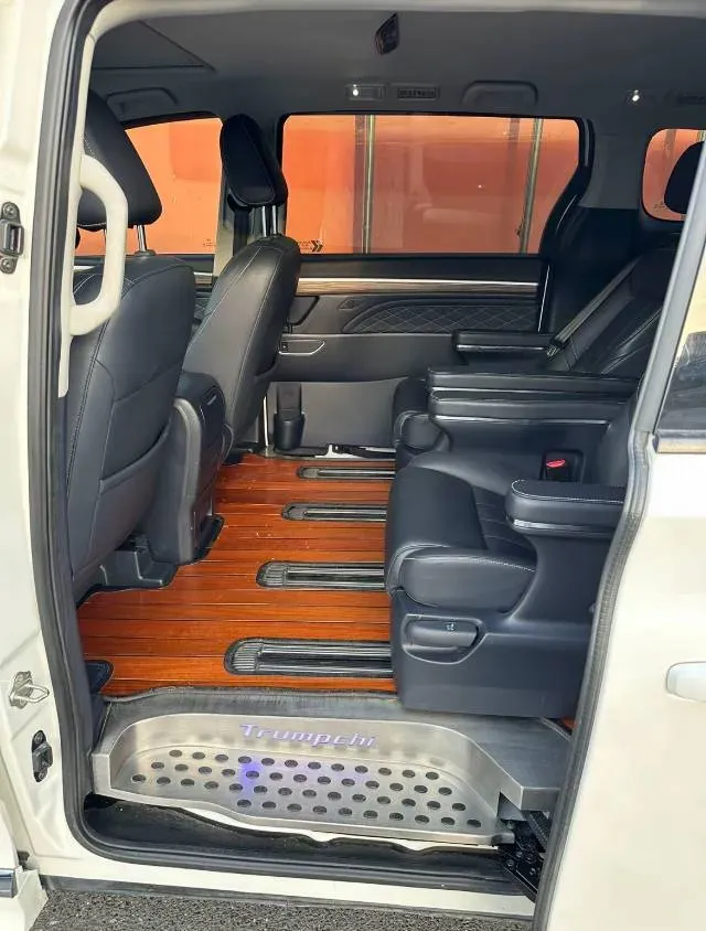 2018 GAC Trumpchi M8 2.0T 201HP L4 6AT,autocango,china used car exporter,china ev exporter,chinese used car exporter,chinese used ev exporter