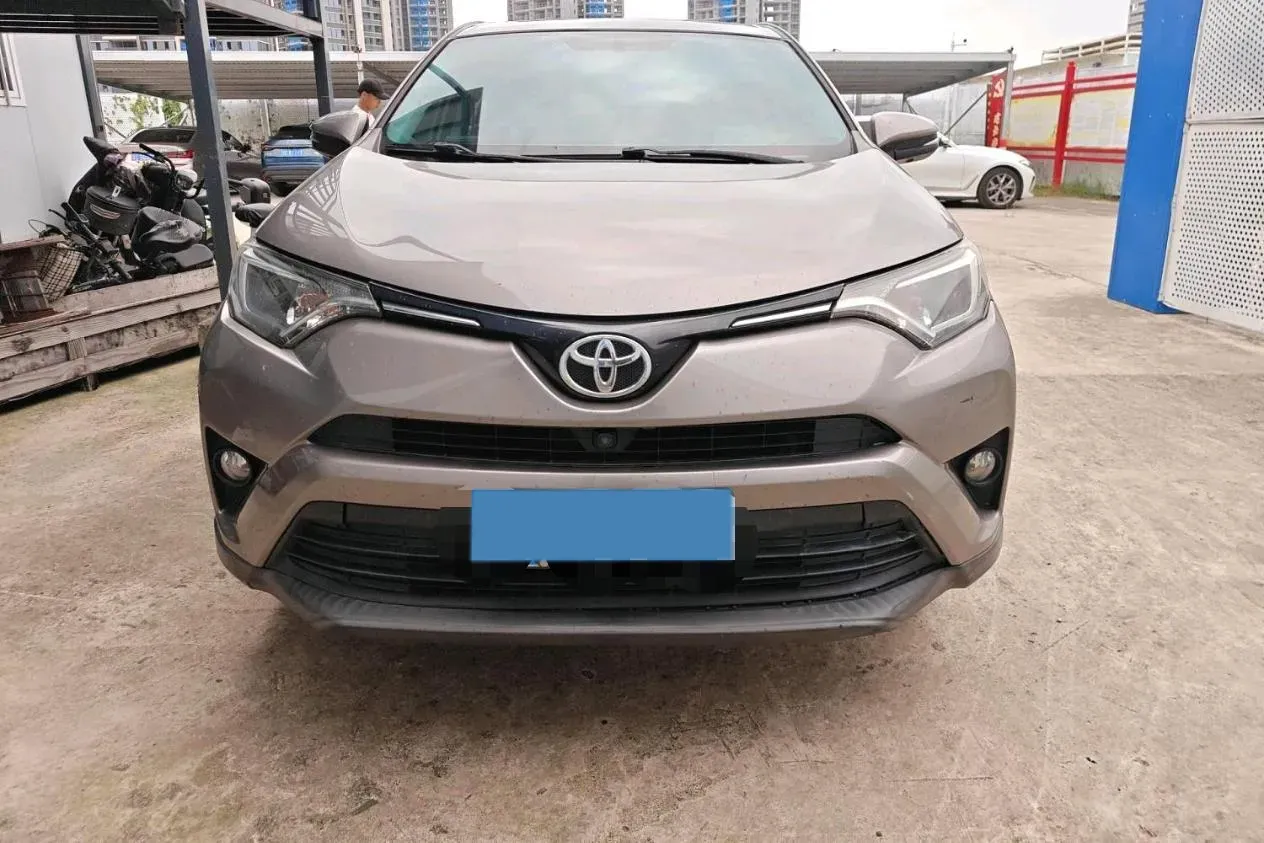 2016 Mitsubishi Outlander 2.0L 150HP L4 CVT,autocango,china used car exporter,china ev exporter,chinese used car exporter,chinese used ev exporter