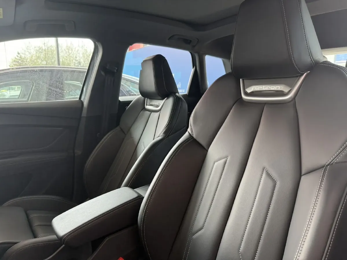 2024 Audi Q4 e-tron BEV 84.8KWH,autocango,china used car exporter,china ev exporter,chinese used car exporter,chinese used ev exporter