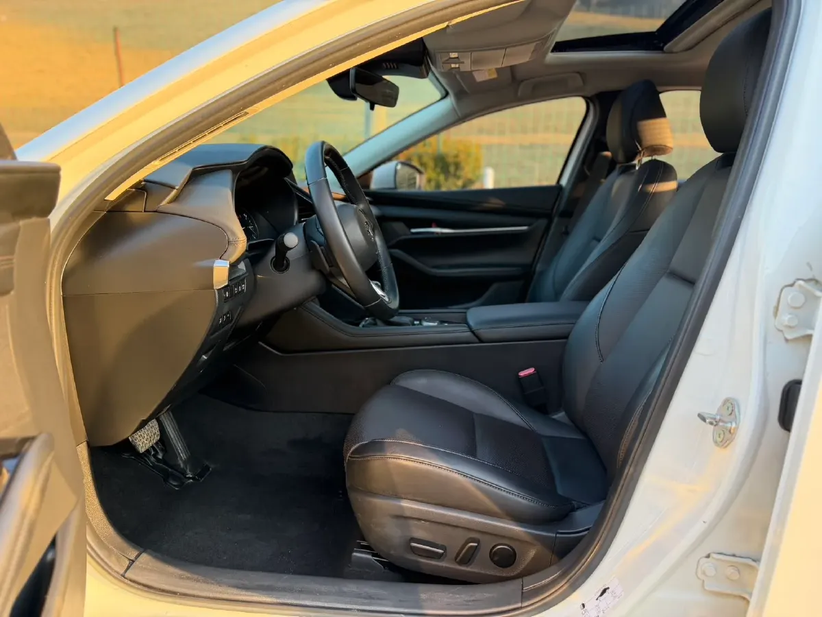 2021 Mazda 3 Axela 2.0L 158HP L4 6AT,autocango,china used car exporter,china ev exporter,chinese used car exporter,chinese used ev exporter